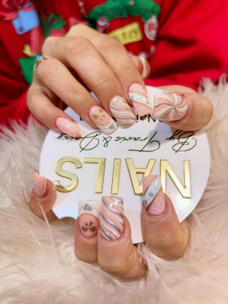 Creative nail designs with mixed patterns