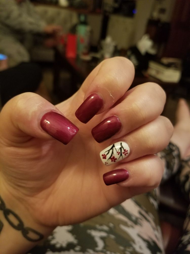 Christmas lights and glitter holiday nail art